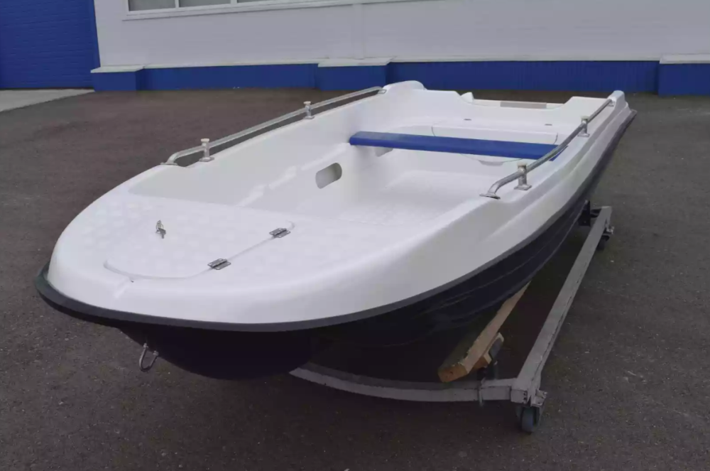 Стеклопластиковая лодка Пингвин New (тримаран) в Иваново